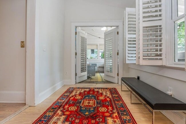 Building Photo - 242 Haralson Ave NE