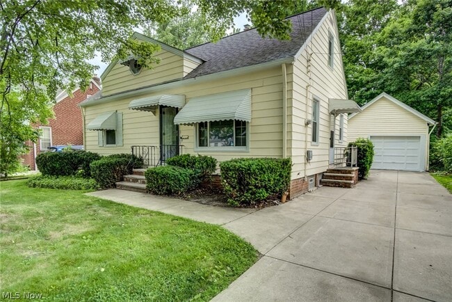 Building Photo - 1343 Victory Dr
