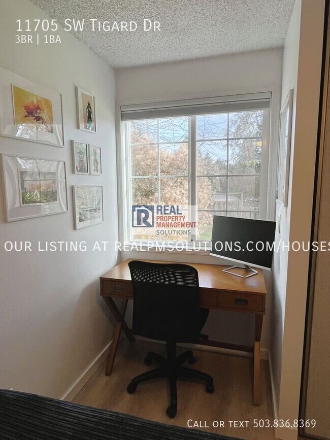 Building Photo - 11705 SW Tigard St