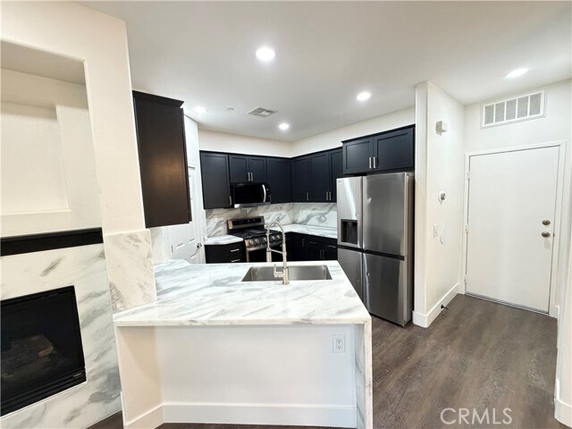 Building Photo - 9494 Jack Rabbit Dr