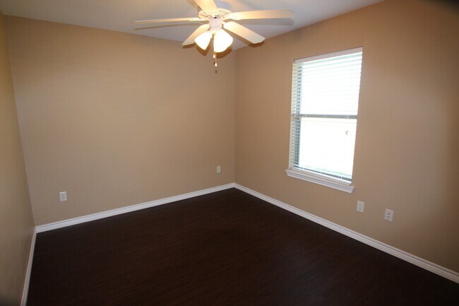 Building Photo - 19391 King Ranch Dr