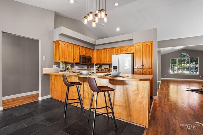 Building Photo - 11909 W Patrina Dr