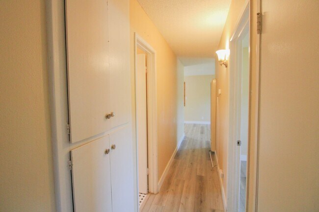 Building Photo - 1778 Vicente Dr