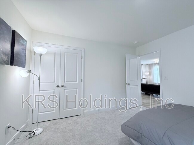 Building Photo - 1196 Channel Drop Lp