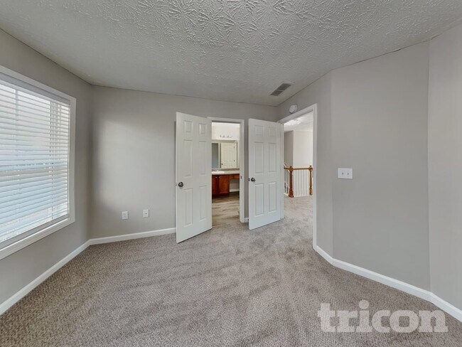 Building Photo - 1055 Crown Landing Pkwy