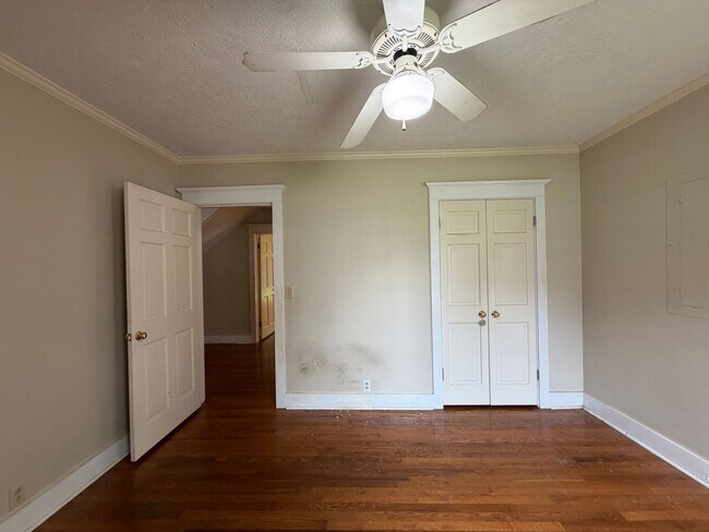 Building Photo - 207 Goodman Pl