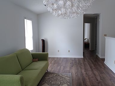 Building Photo - 1348 Brandon Square