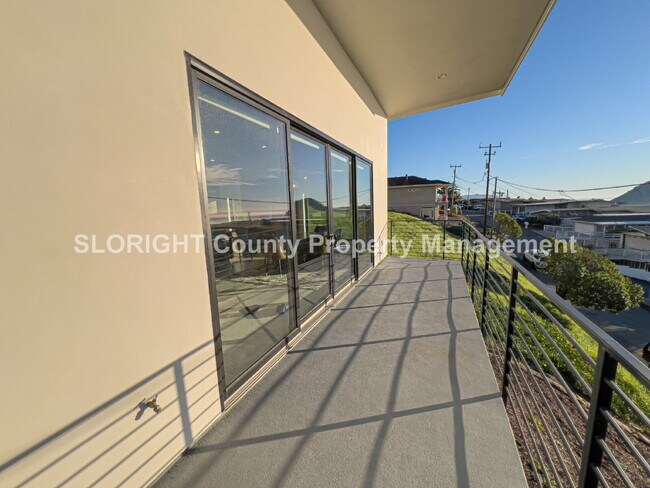 Building Photo - AVAILABLE NOW - Executive Luxury Ocean-View Home in Prime Morro Bay Location - 3 Bed / 3 Bath