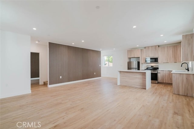 Building Photo - 5654 Cartwright Ave