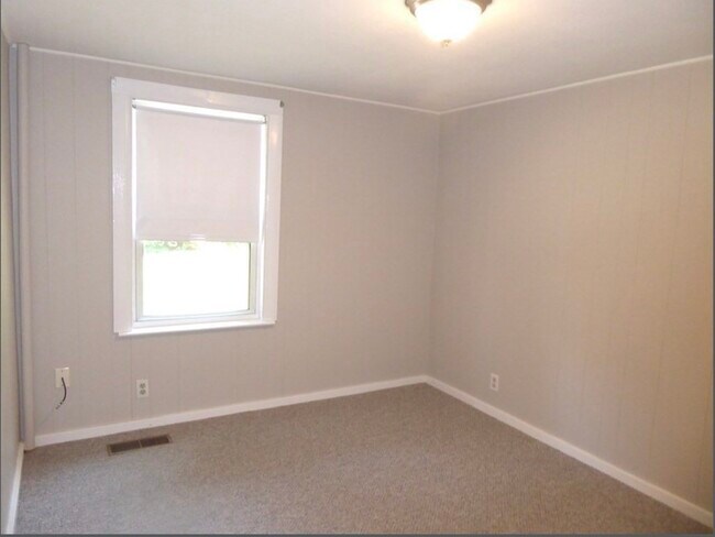 Building Photo - 126 Lowell St