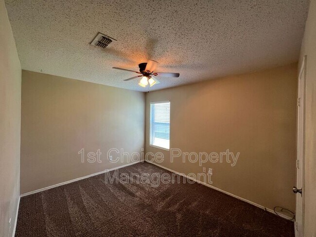Building Photo - 4888 Parkview Hills Ln