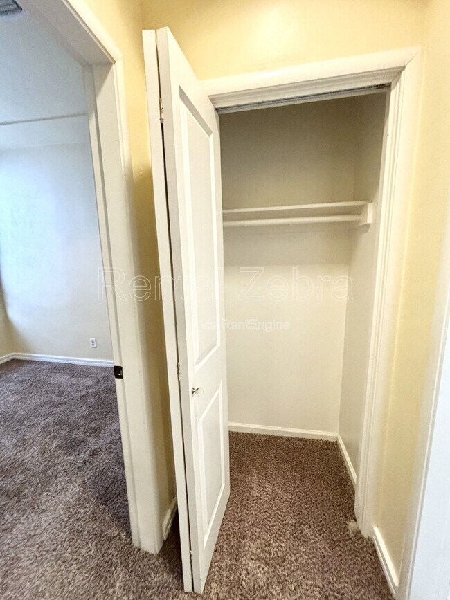 Building Photo - 317 W Main St