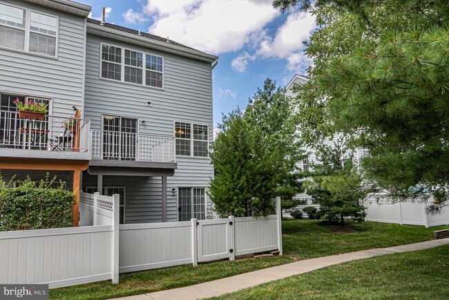 Building Photo - 212 William Livingston Ct