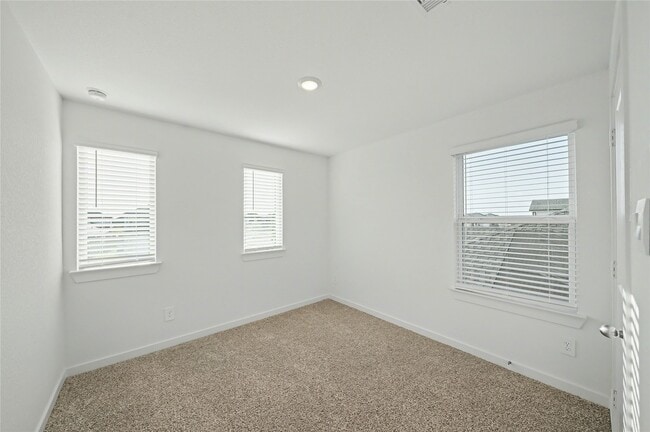 Building Photo - 4307 Camden Lakes St