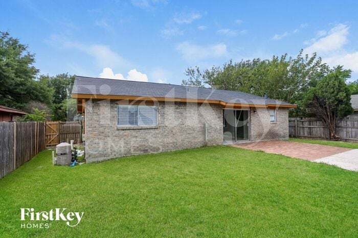 Building Photo - 2105 Highbury Rd