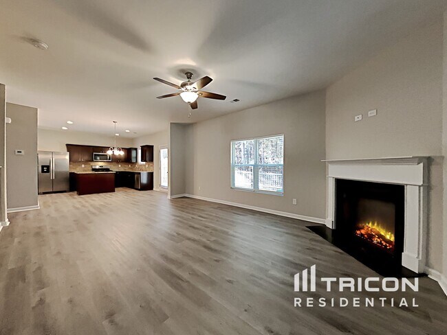 Building Photo - 3650 Lebella Ln