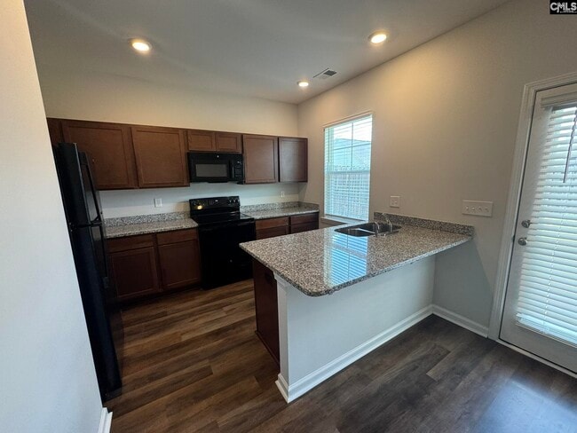 Building Photo - 214 Bluewing Dr