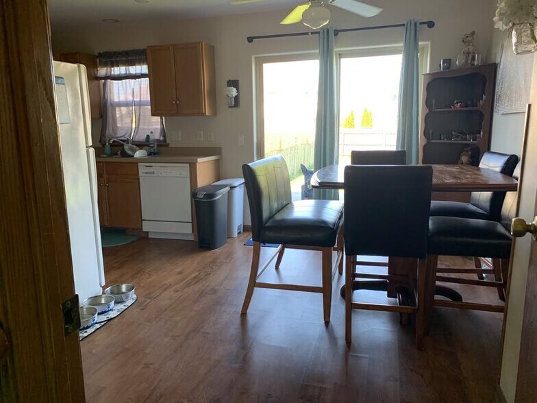 Eat in Kitchen - 6608 Radford Dr
