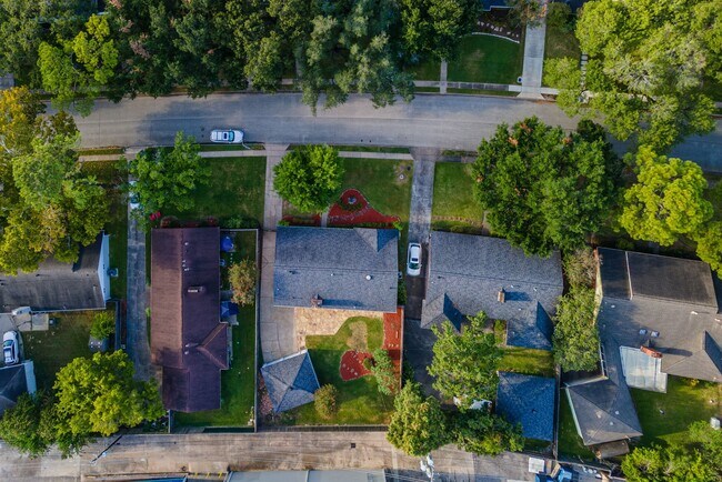 Building Photo - 10715 Wickersham Ln