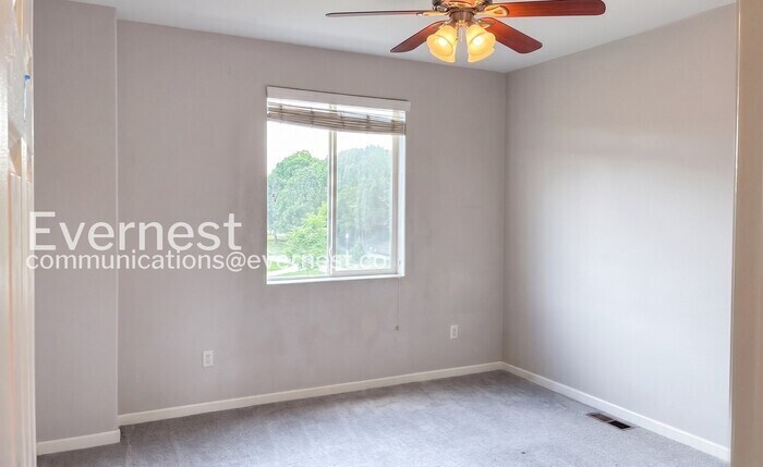 Building Photo - 2851 Kansas Dr