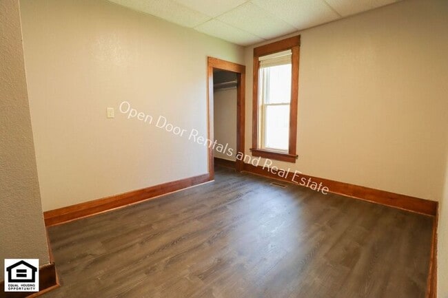 Building Photo - 302 S Walsh St