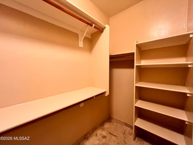 Building Photo - 1271 W Varese Way