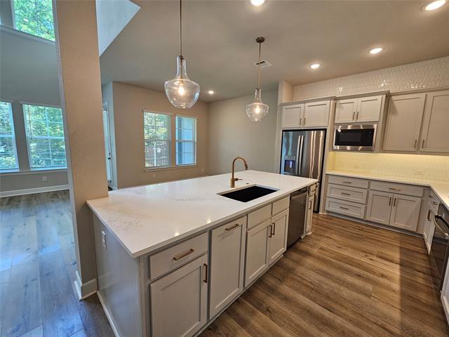Building Photo - 8045 Emerald Rock Dr
