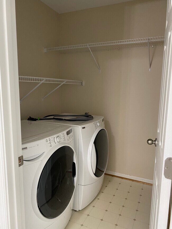 Building Photo - 5708 Governors Pond Cir