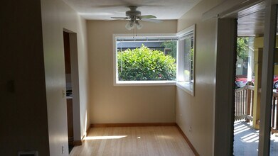 Building Photo - Zh345-349