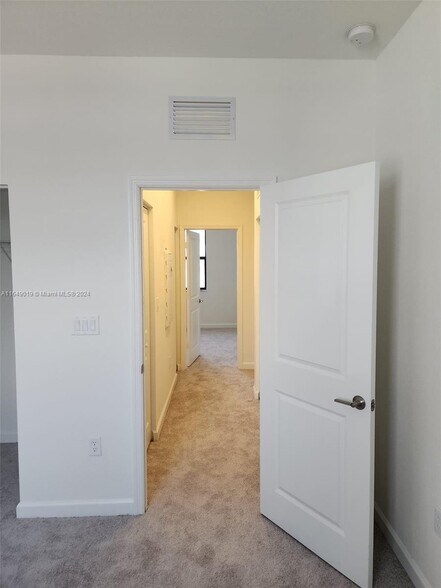 Building Photo - 12867 SW 232nd Ln
