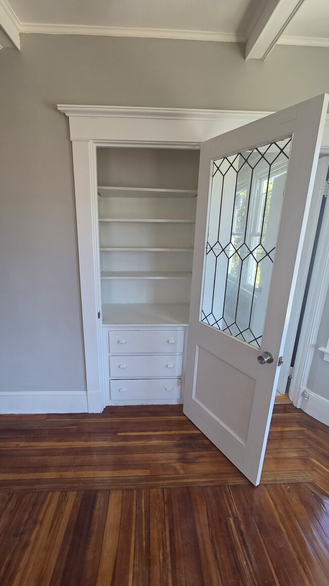 Building Photo - 26 Whittlesey Ave