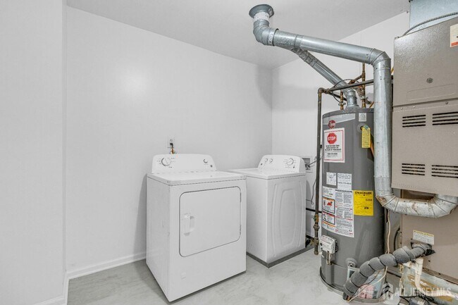 Building Photo - 21 Inverness Dr