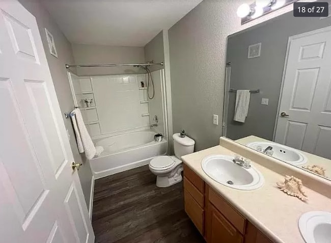 Building Photo - 1425 S Galena Way