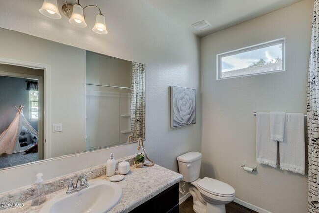 Building Photo - 31044 W Weldon Ave