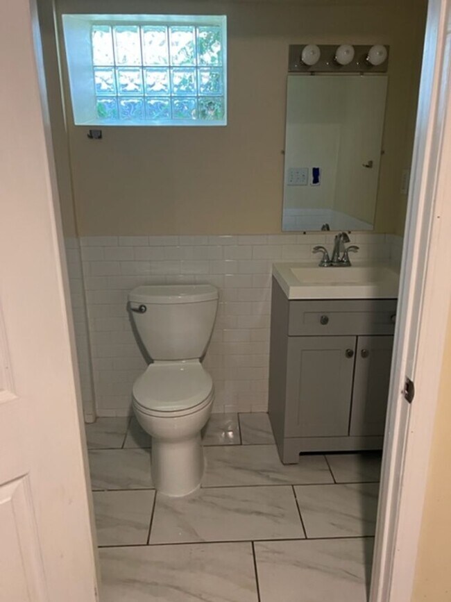 Building Photo - 507 Lawrence! Centrally Downtown Ann Arbor!