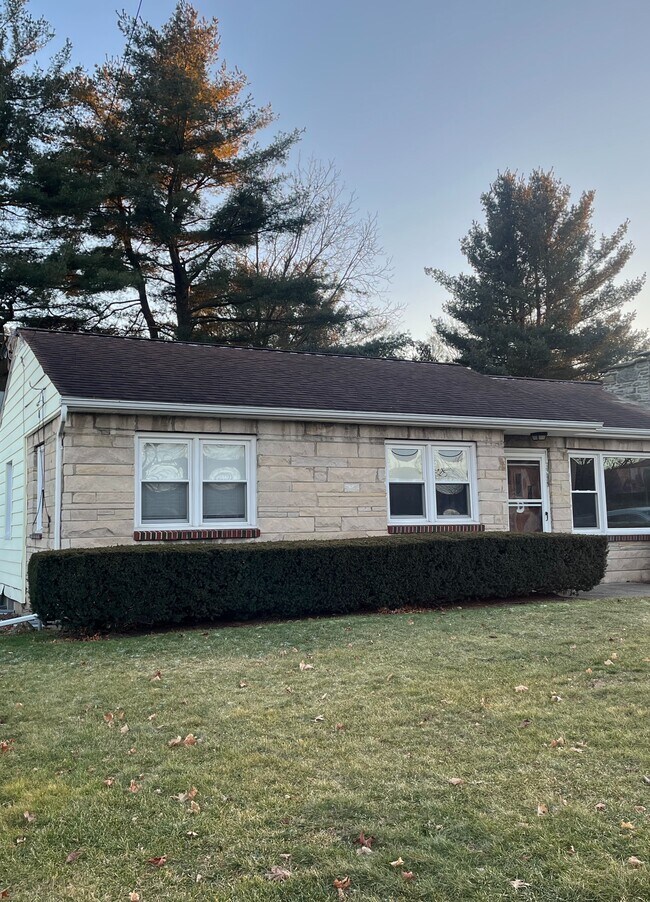 Building Photo - Pennsylvania Ave.