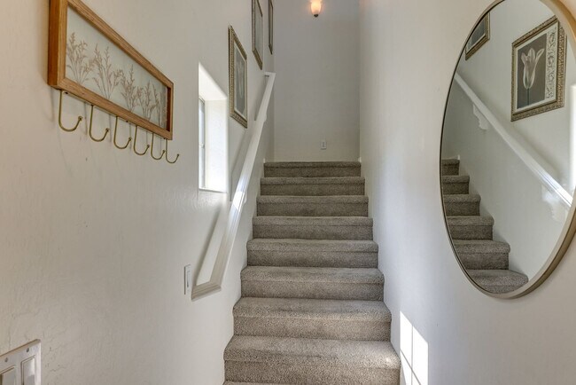 Building Photo - 2837 E Dunbar Dr