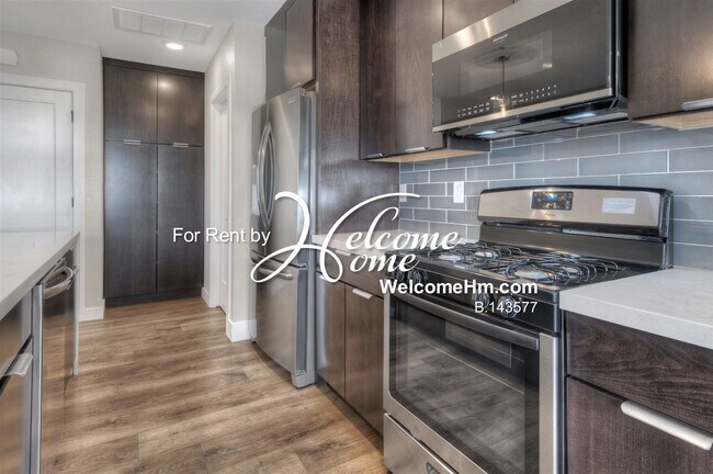 Building Photo - Coming Soon - NEWER Luxury Town Home Centr...