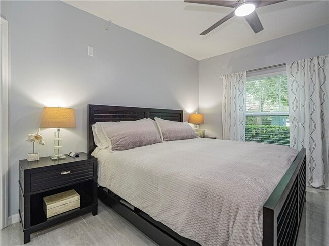 Building Photo - 5080 Fairways Cir