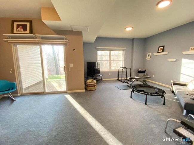 Building Photo - 1303 Bradford Dr