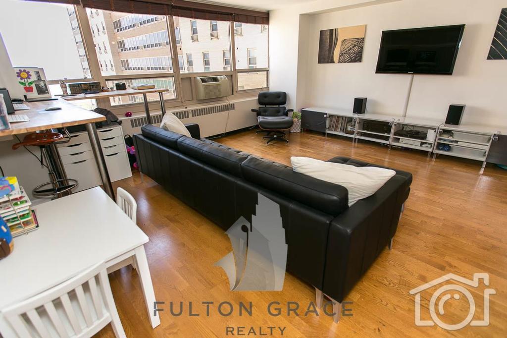 Building Photo - 3950 N Lake Shore Dr