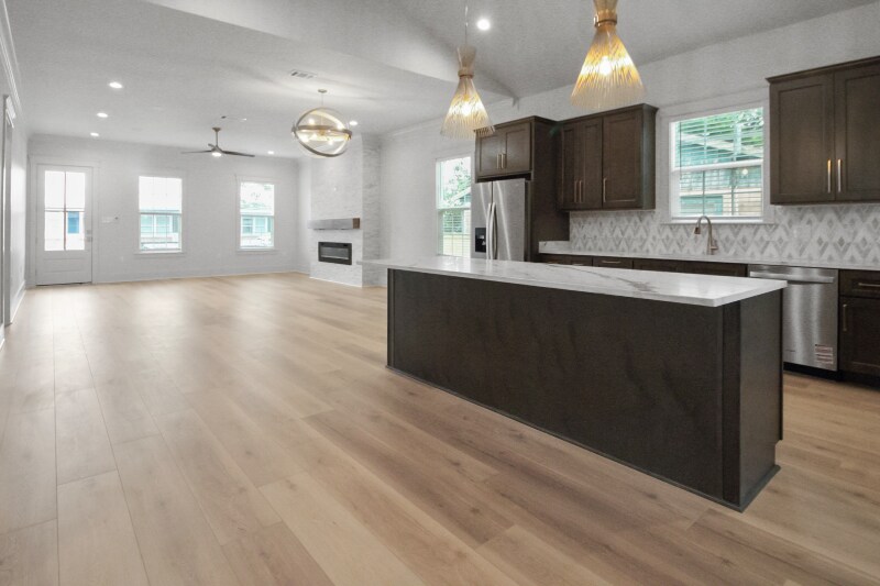 Building Photo - 820 Calvert St