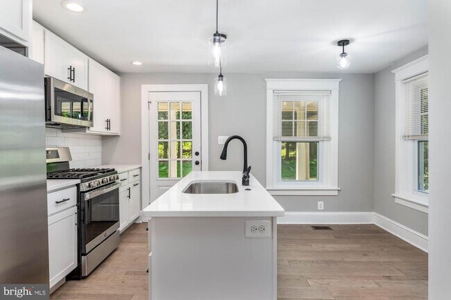 Building Photo - 139 W Germantown Pike