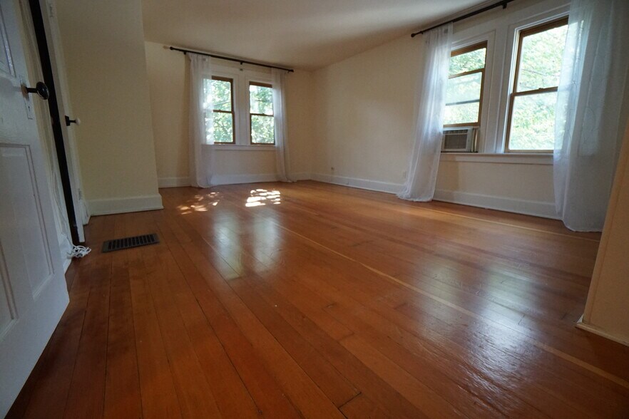 Bedroom 1 - 224 E Benton Ave