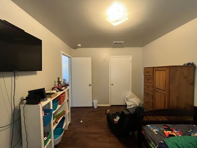 Building Photo - Coming Soon! Charming and Contemporary 3-B...