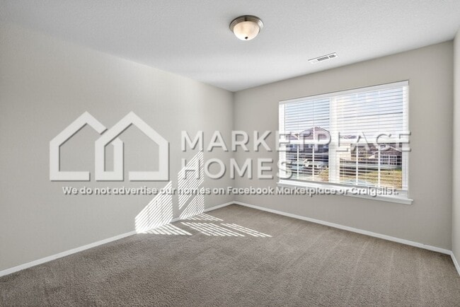 Building Photo - 904 SW Loudon Dr