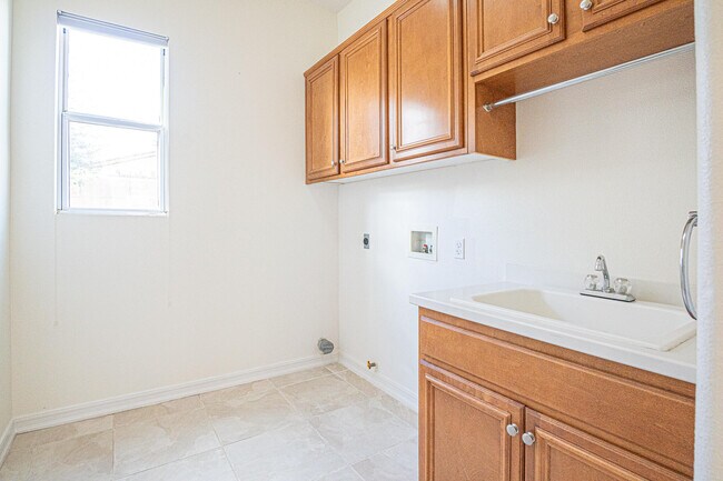 Building Photo - 81799 Prism Dr