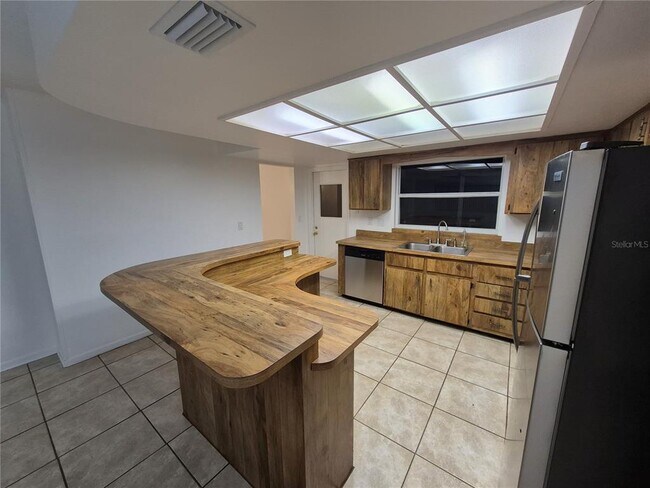 Building Photo - 2924 Ripplewood Dr