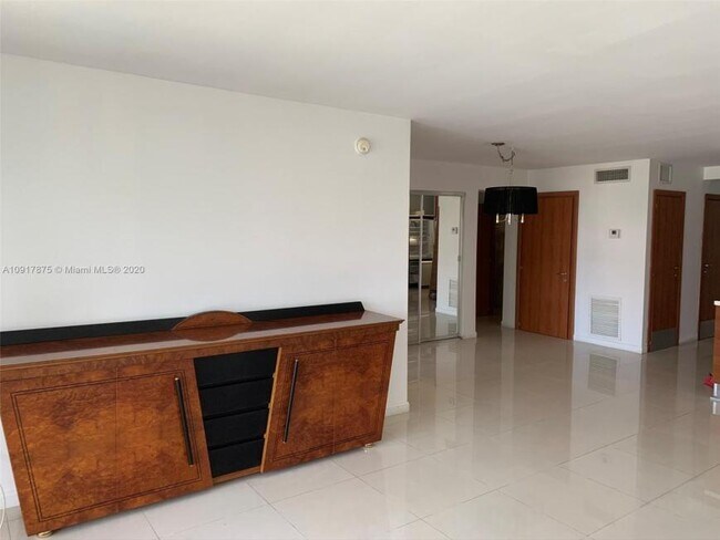 Building Photo - 1 bedroom in North Miami Beach FL 33179