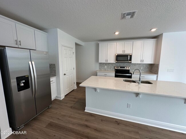 Building Photo - 206 Pitching Wedge Dr